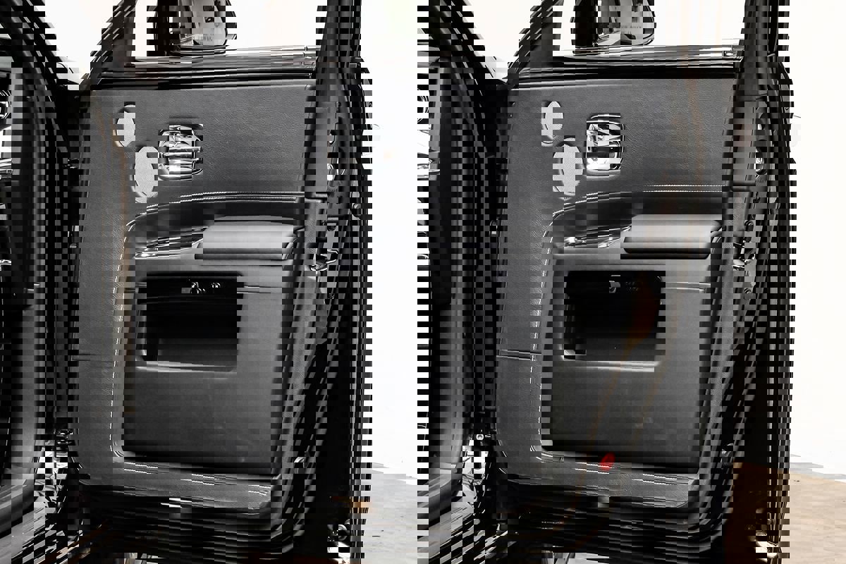 Used 2017 Rolls-Royce Ghost image 45