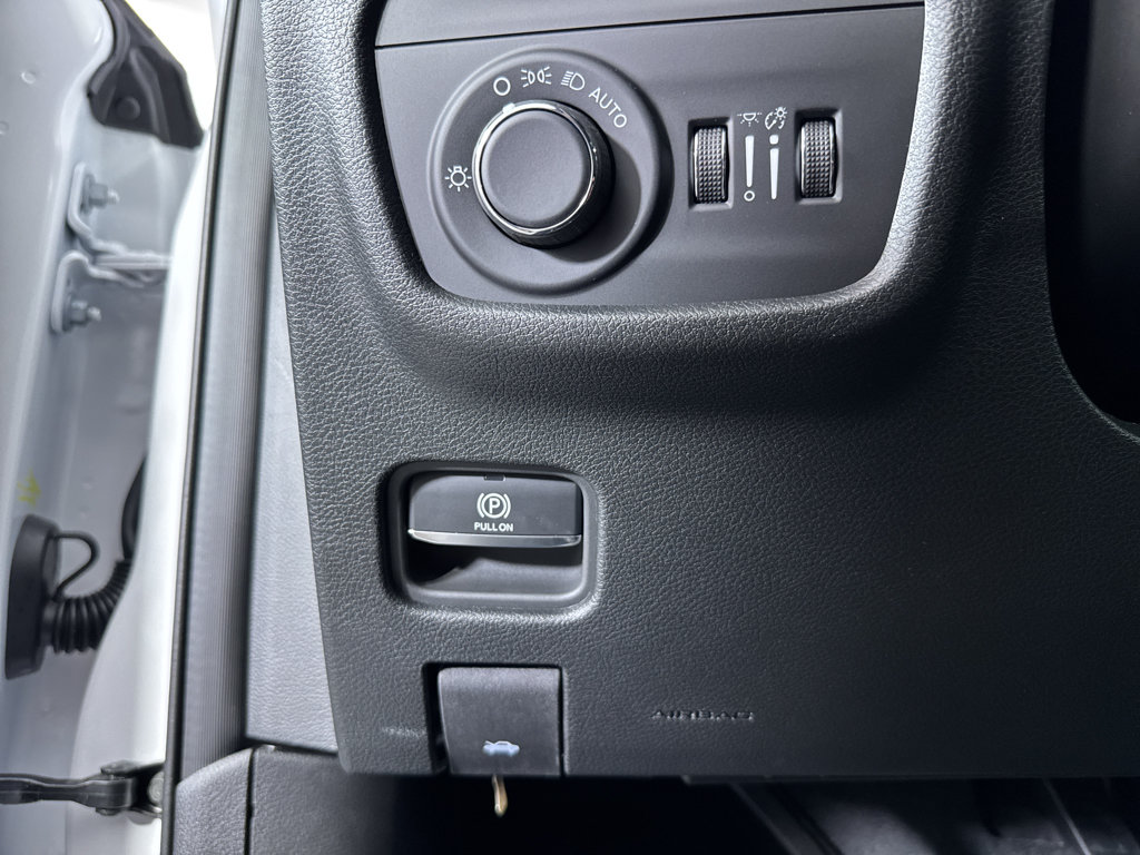 New 2026 Jeep Grand Cherokee Altitude AWD/4WD image 28