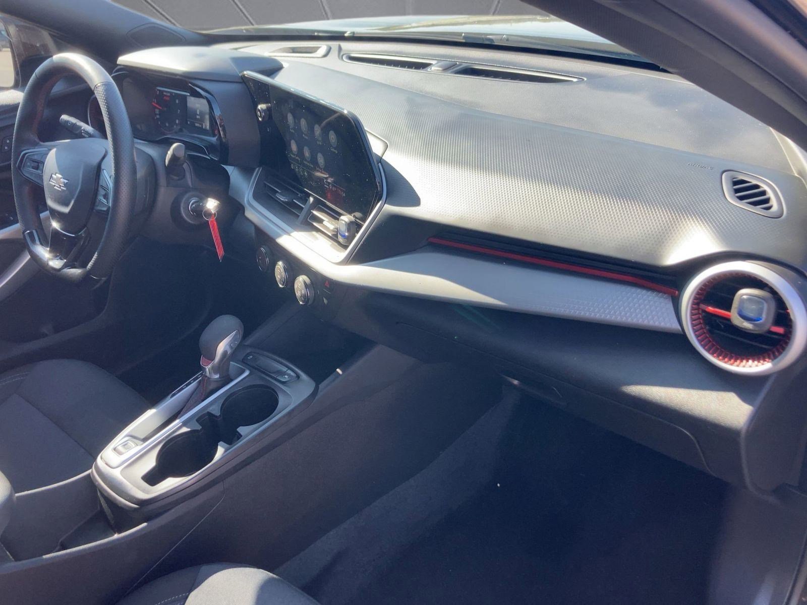 Used 2024 Chevrolet Trax RS w/ Driver Confidence Package image 22