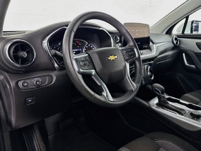 Used 2026 Chevrolet Blazer LT FWD image 20