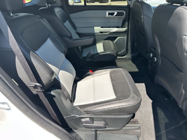 Used 2023 Ford Explorer XLT w/ Equipment Group 202A AWD/4WD image 9