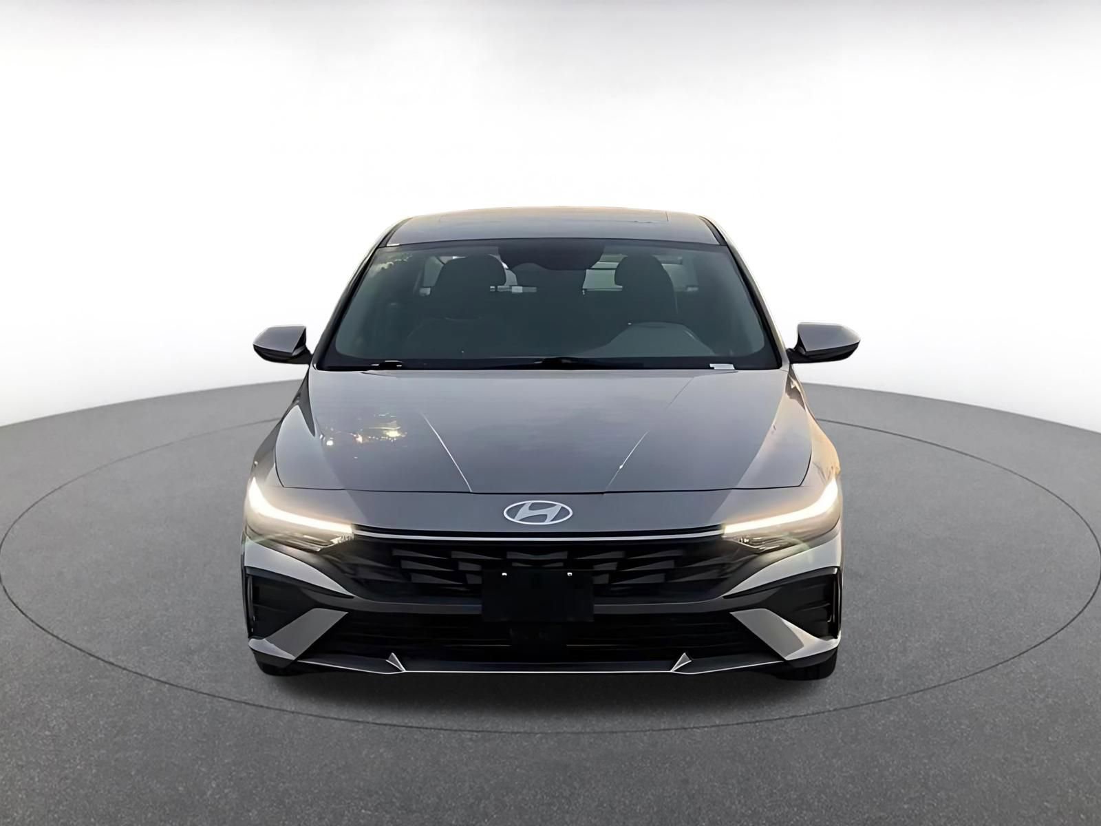 Used 2025 Hyundai Elantra SEL image 4
