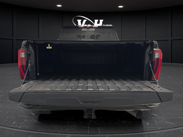 Used 2024 GMC Sierra 3500 Denali w/ Technology Package AWD/4WD image 26