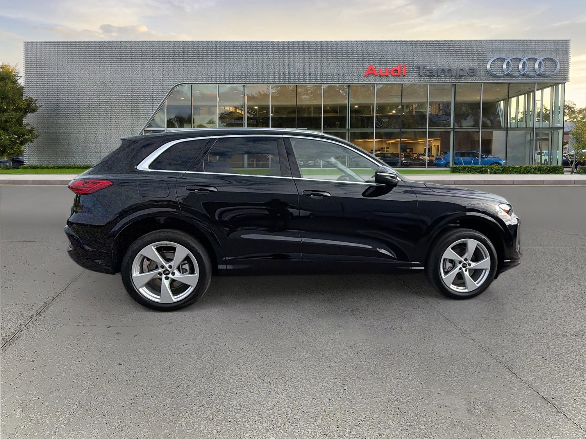 New 2025 Audi Q5 Prestige image 2