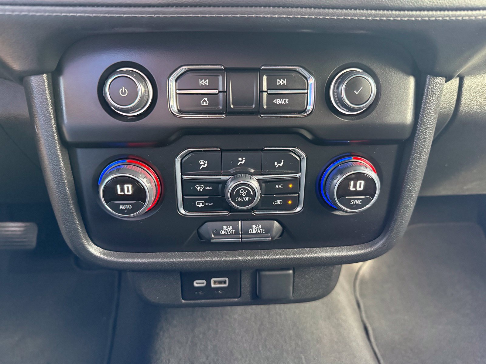 Used 2024 Chevrolet Suburban LS w/ Driver Alert Package RWD image 26