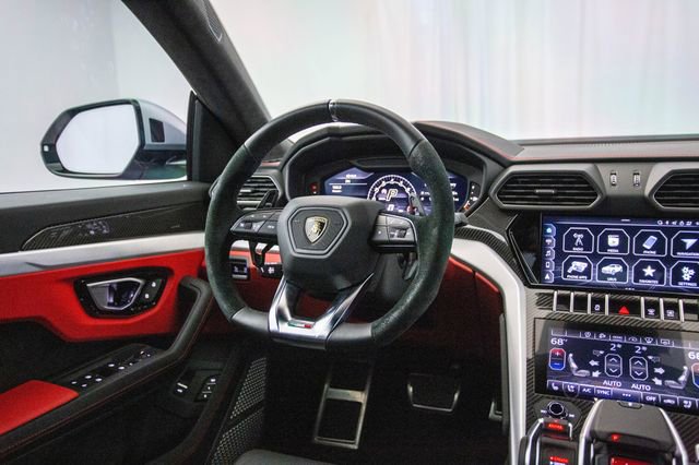 Used 2022 Lamborghini Urus image 4