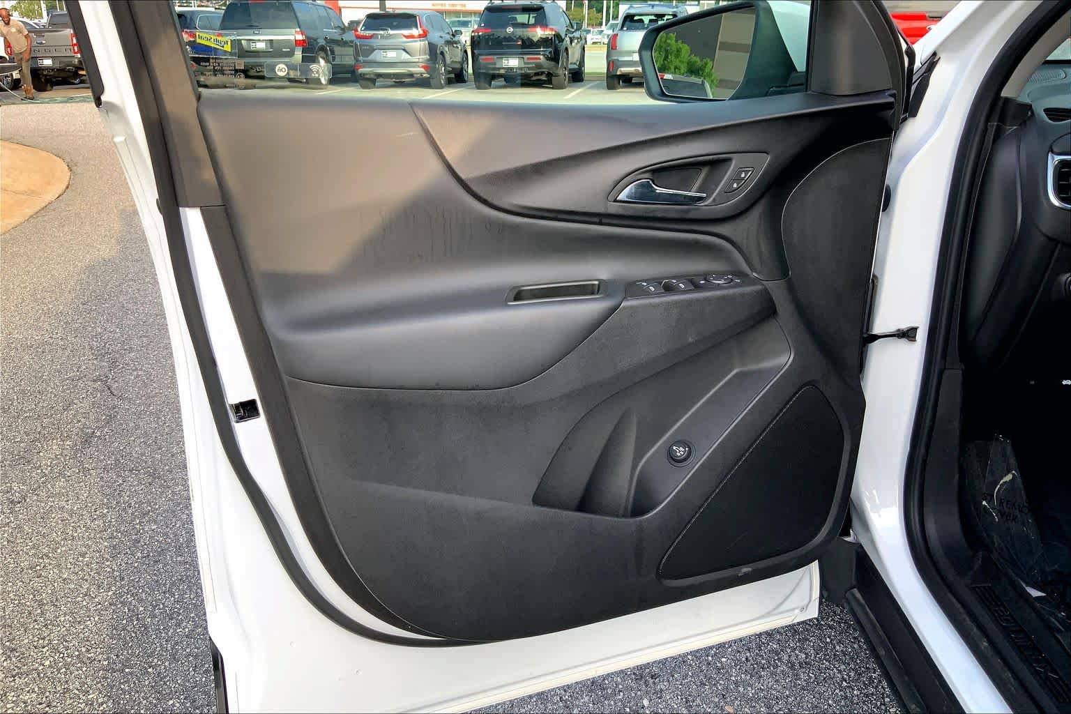 Used 2024 Chevrolet Equinox LT w/ LPO, Floor Liner Package FWD image 21