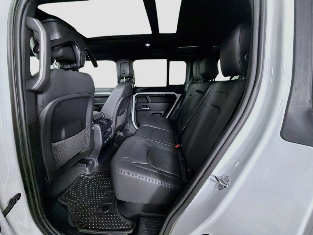 New 2026 Land Rover Defender 110 X-Dynamic SE AWD/4WD image 26