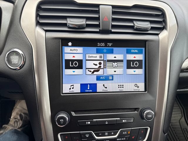 Used 2017 Ford Fusion SE w/ Fusion SE Technology Package FWD image 31