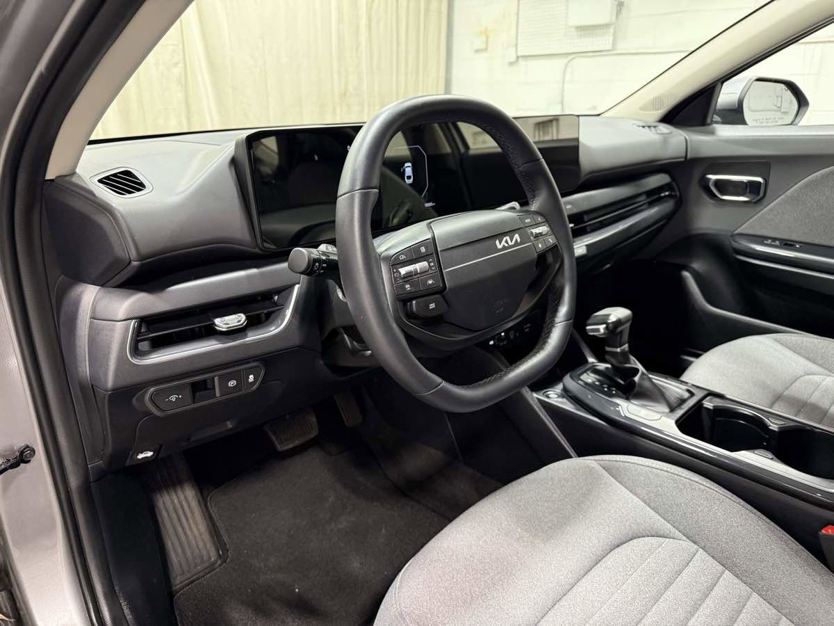 Used 2025 Kia K4 EX FWD image 10