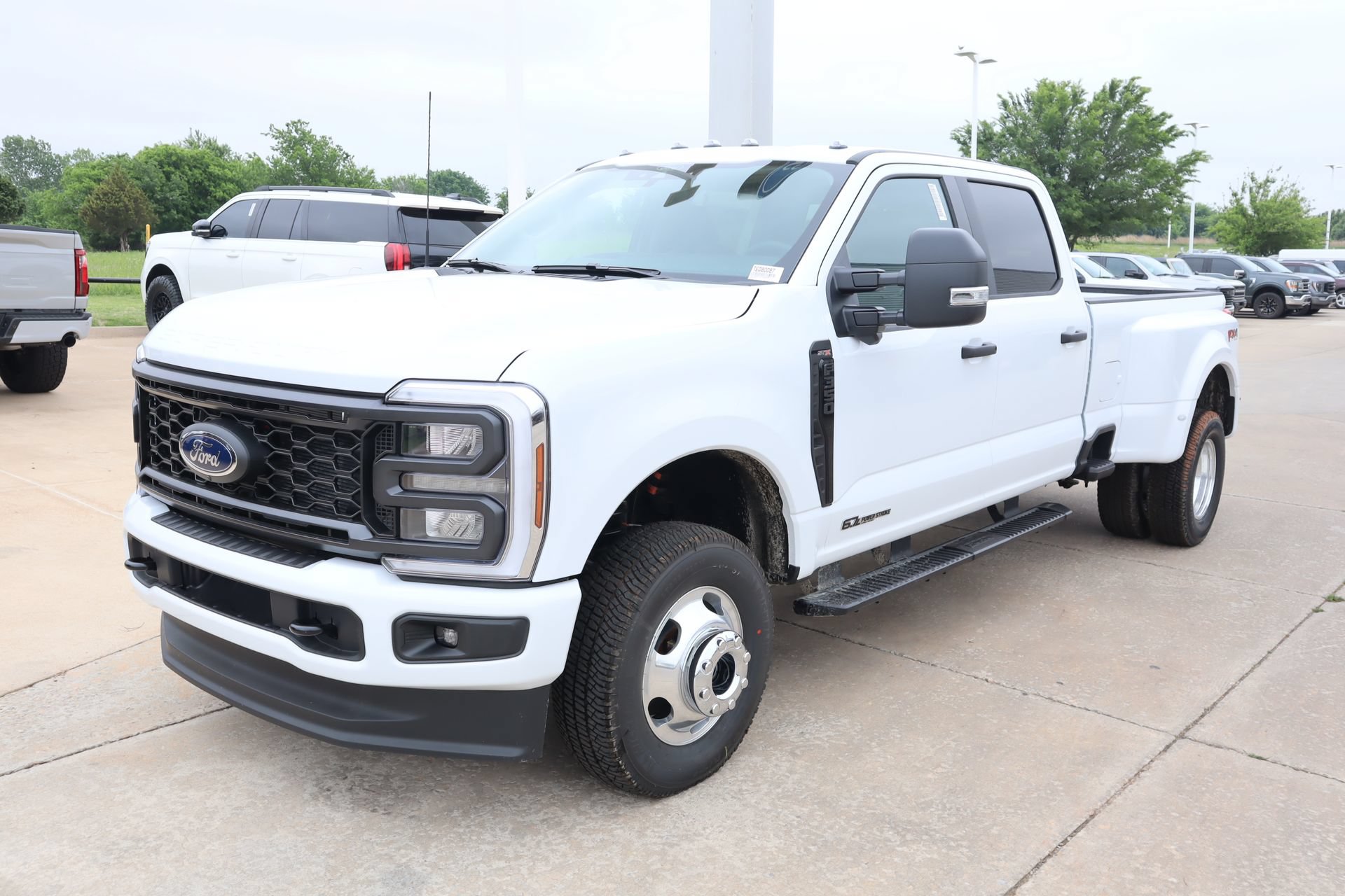 New 2026 Ford F350 XL w/ STX Appearance Package AWD/4WD image 8