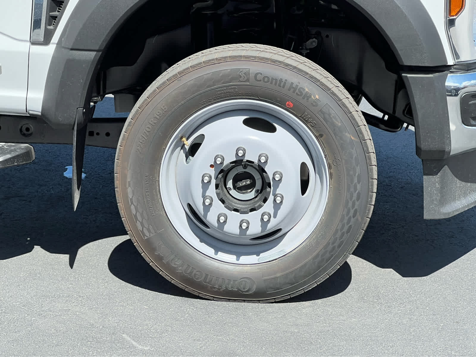 New 2026 Ford F550 4x4 Regular Cab Super Duty w/ XL Chrome Package image 16