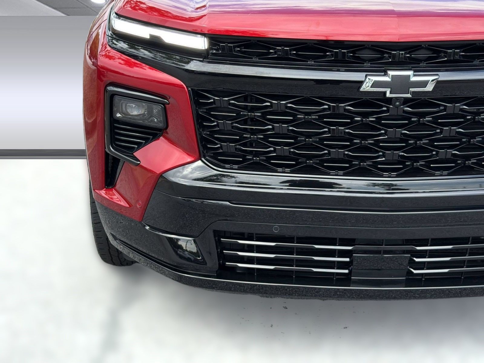 Used 2024 Chevrolet Traverse RS FWD image 12