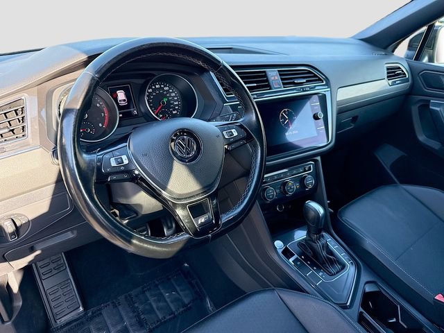 Used 2021 Volkswagen Tiguan SE R-Line image 9