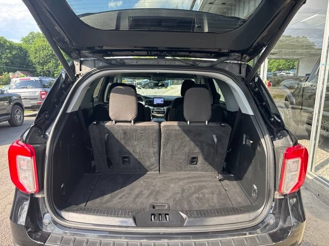 Used 2023 Ford Explorer XLT AWD/4WD image 8
