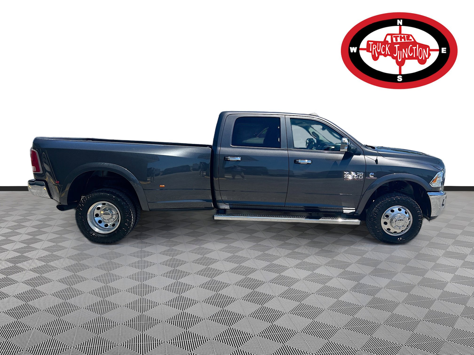 Used 2018 RAM 3500 Laramie AWD/4WD image 8