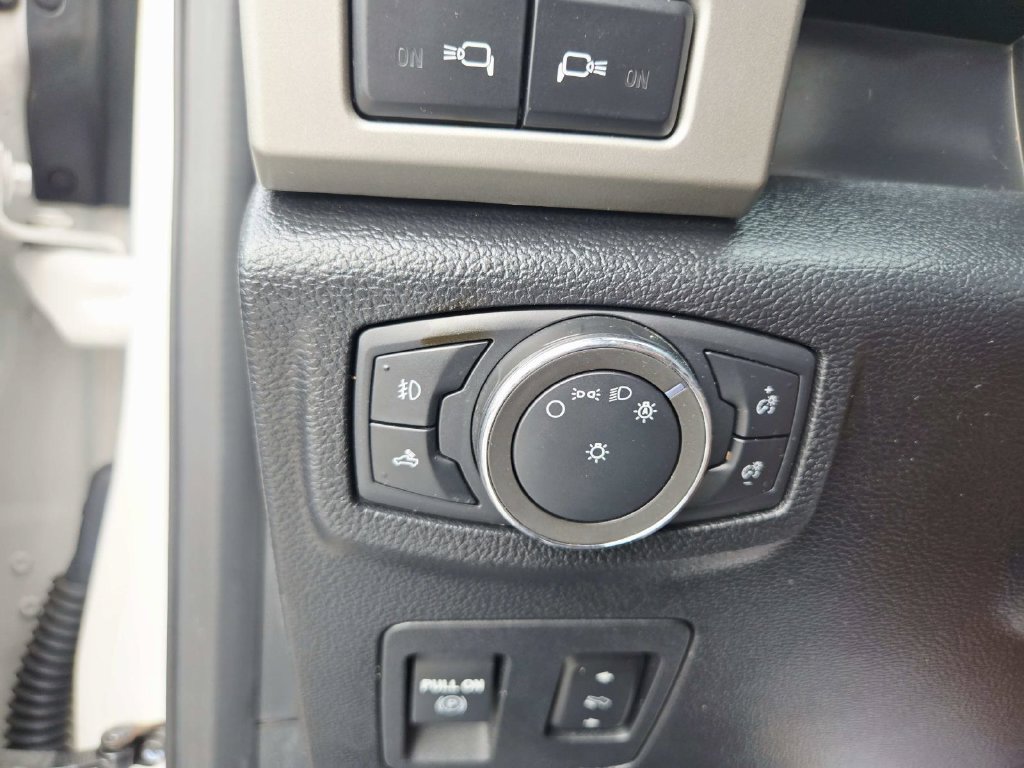 Used 2019 Ford F150 Lariat w/ Equipment Group 502A Luxury AWD/4WD image 40