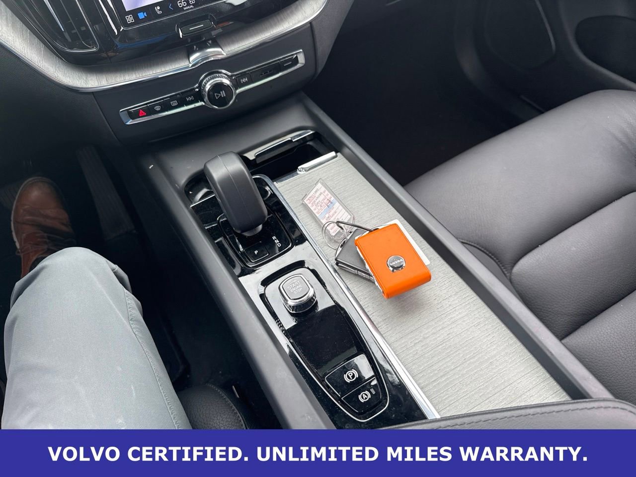 Certified 2025 Volvo XC60 B5 Plus AWD/4WD image 25