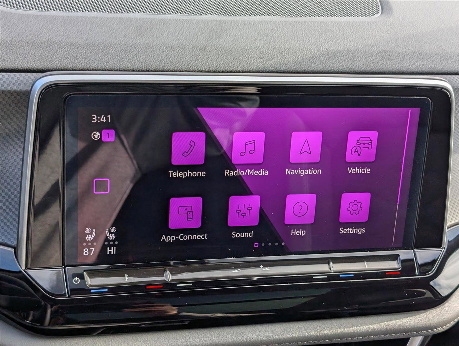 Used 2024 Volkswagen Atlas Peak Edition SE image 31