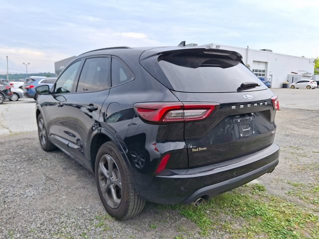 Used 2023 Ford Escape ST-Line w/ Tech Pack #1 AWD/4WD image 7