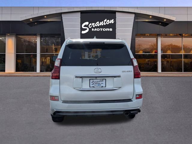 Used 2017 Lexus GX 460 Luxury w/ Sport Design Package image 4