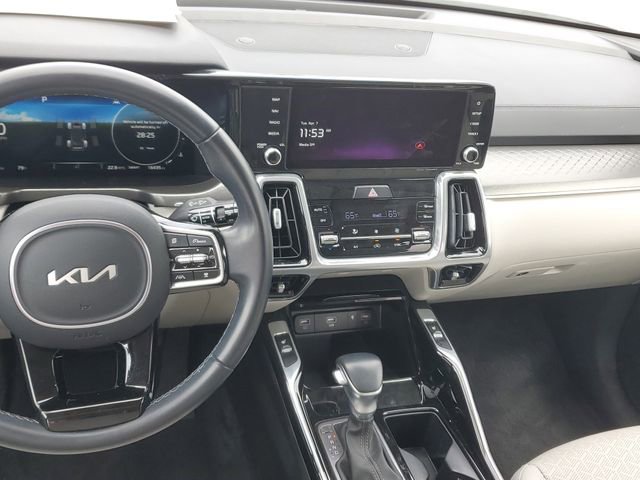 Certified 2023 Kia Sorento SX image 13