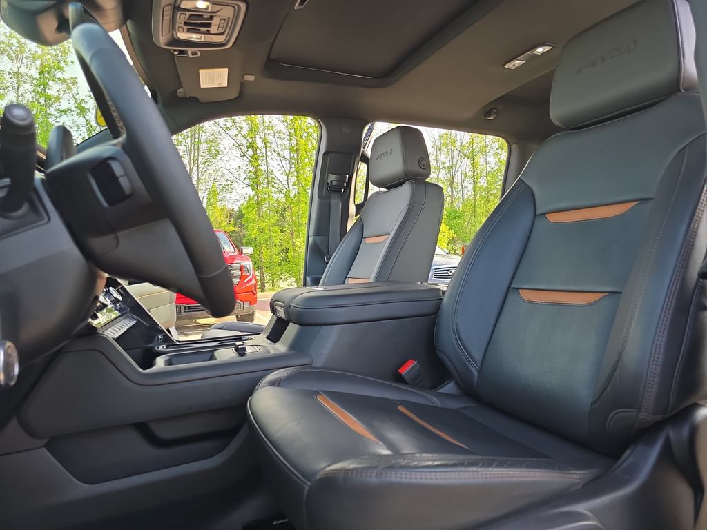 Used 2024 GMC Sierra 2500 AT4 w/ Technology Package AWD/4WD image 15