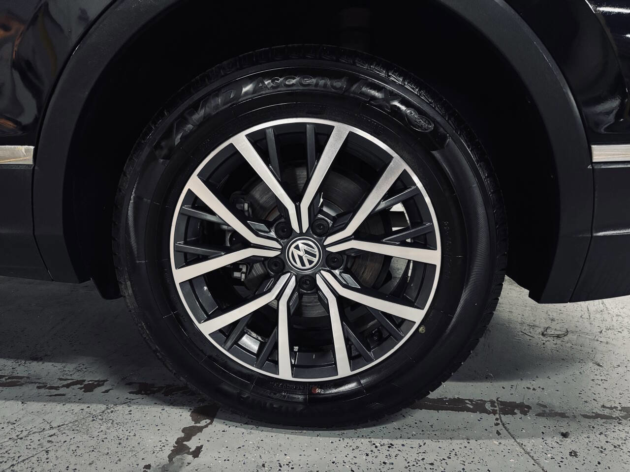 Used 2020 Volkswagen Tiguan SE image 15