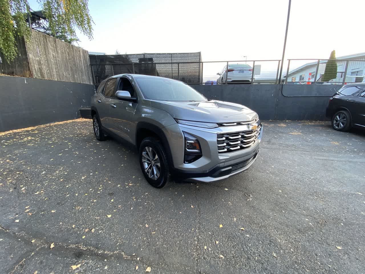 Used 2026 Chevrolet Equinox LT AWD/4WD image 8