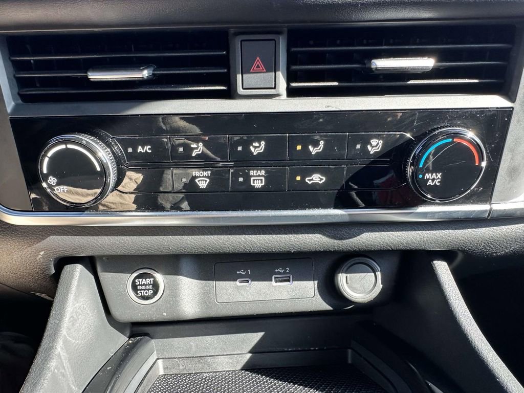 Used 2022 Nissan Rogue S AWD/4WD image 22