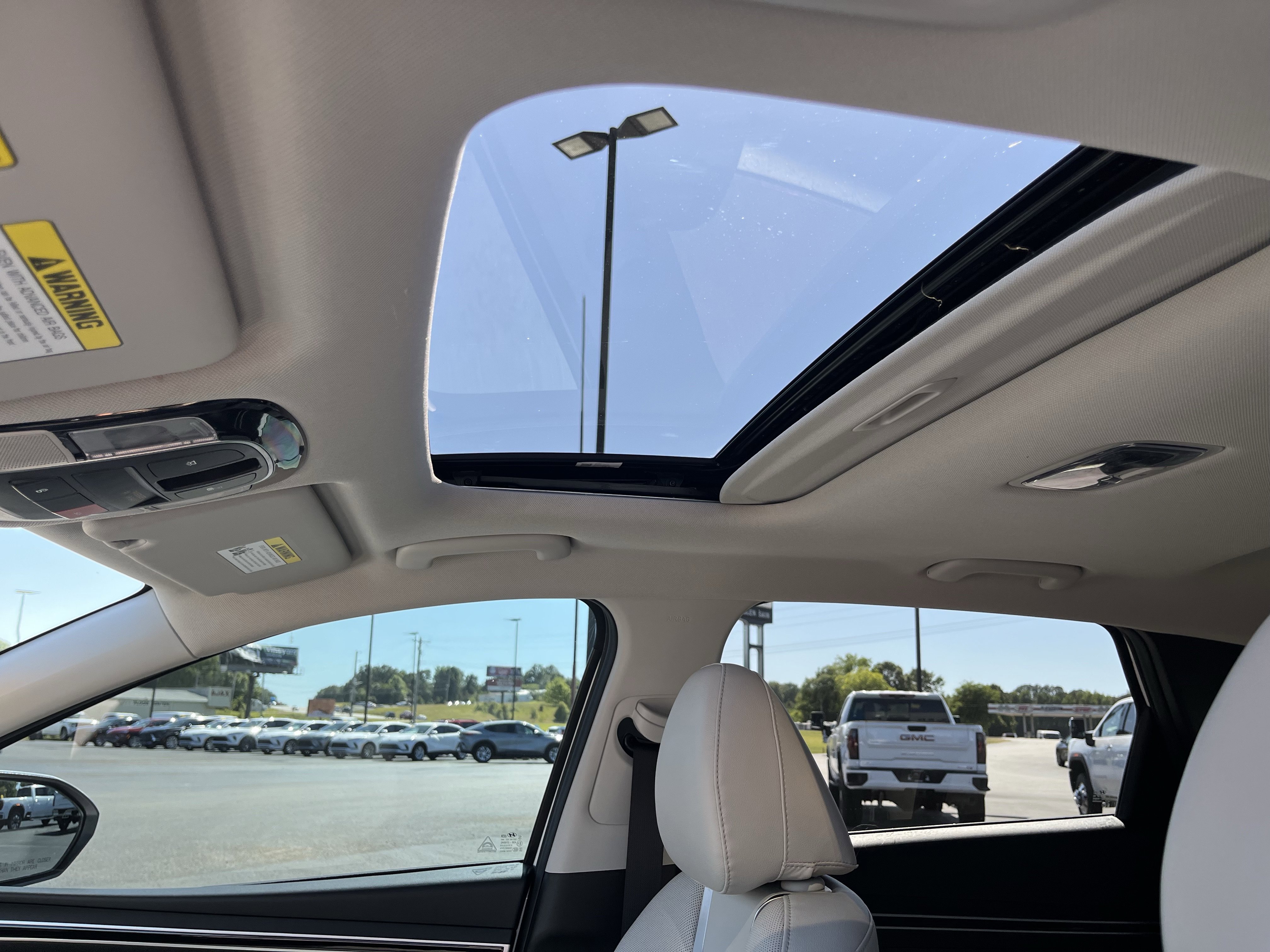 Used 2022 Hyundai Tucson SEL w/ Convenience + Premium Package FWD image 4