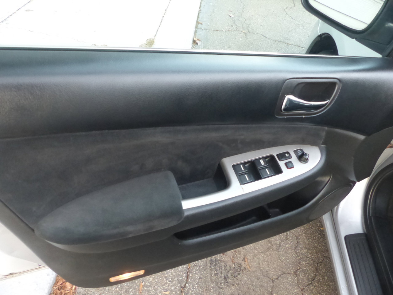 Used 2005 Honda Accord EX image 18