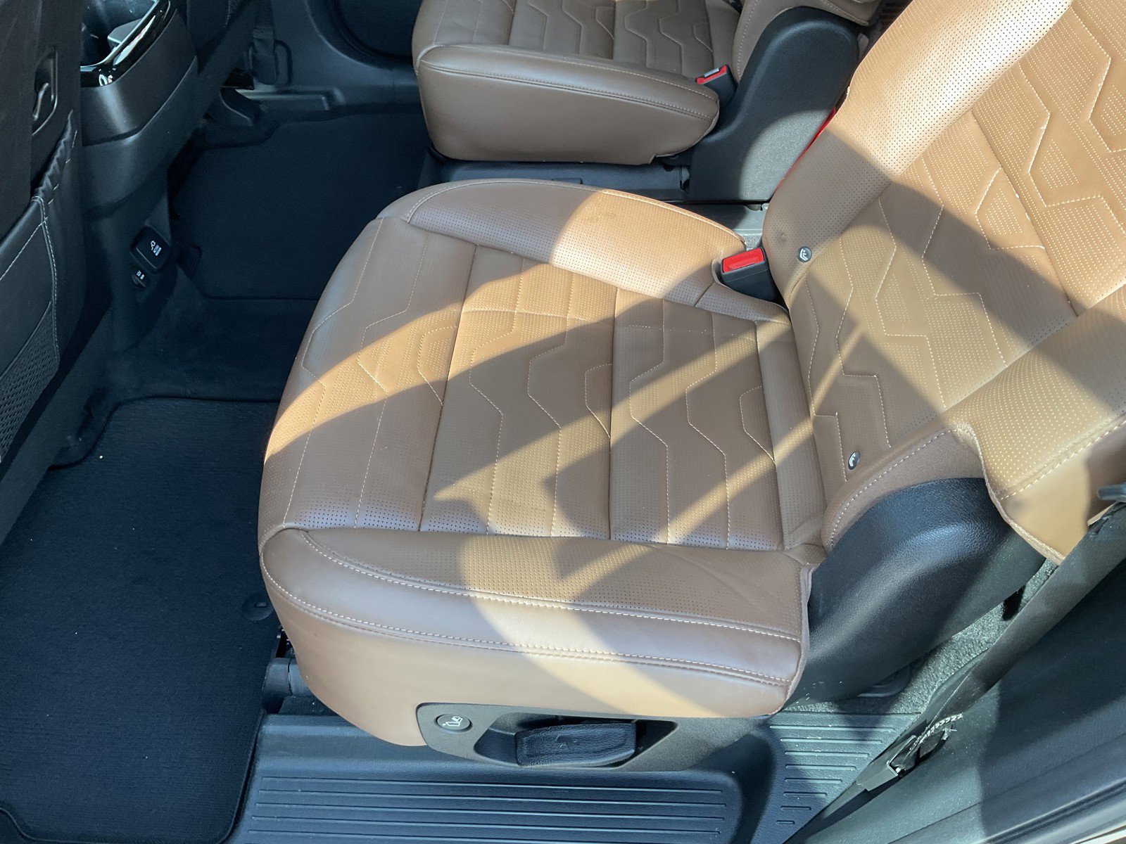 Used 2021 Kia Telluride SX w/ SX Prestige Package image 23