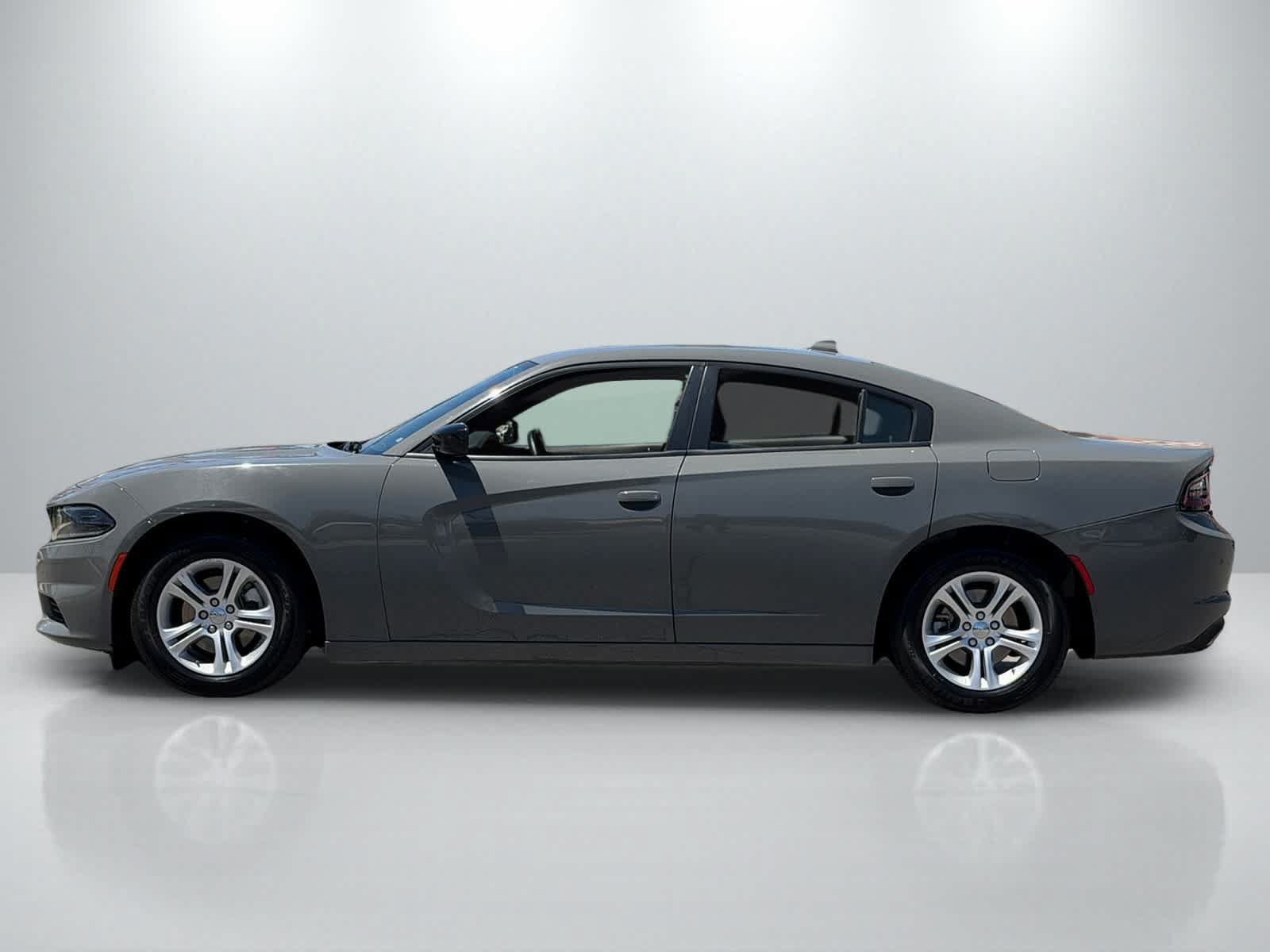 Used 2023 Dodge Charger SXT RWD image 2