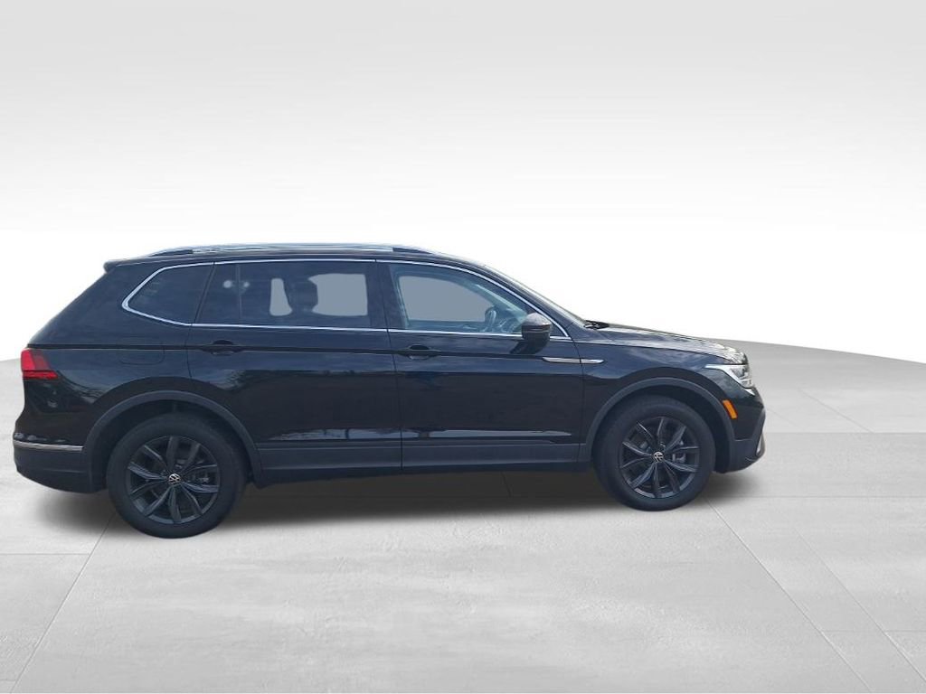 Used 2024 Volkswagen Tiguan SE AWD/4WD image 9
