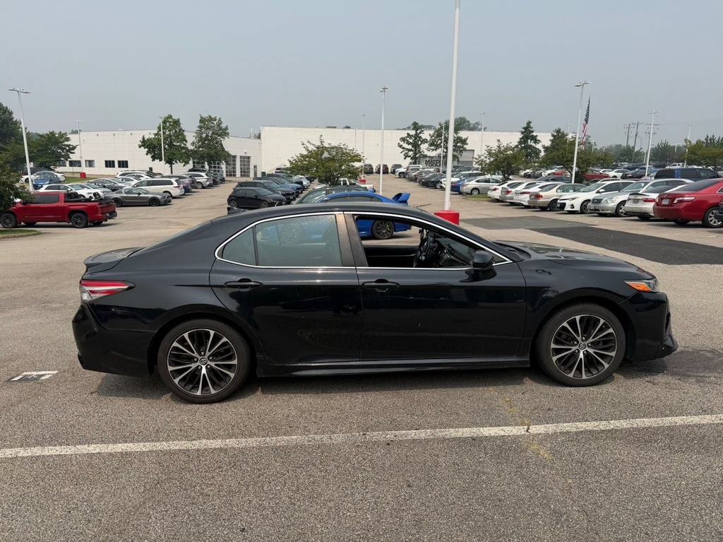 Used 2019 Toyota Camry SE FWD image 8