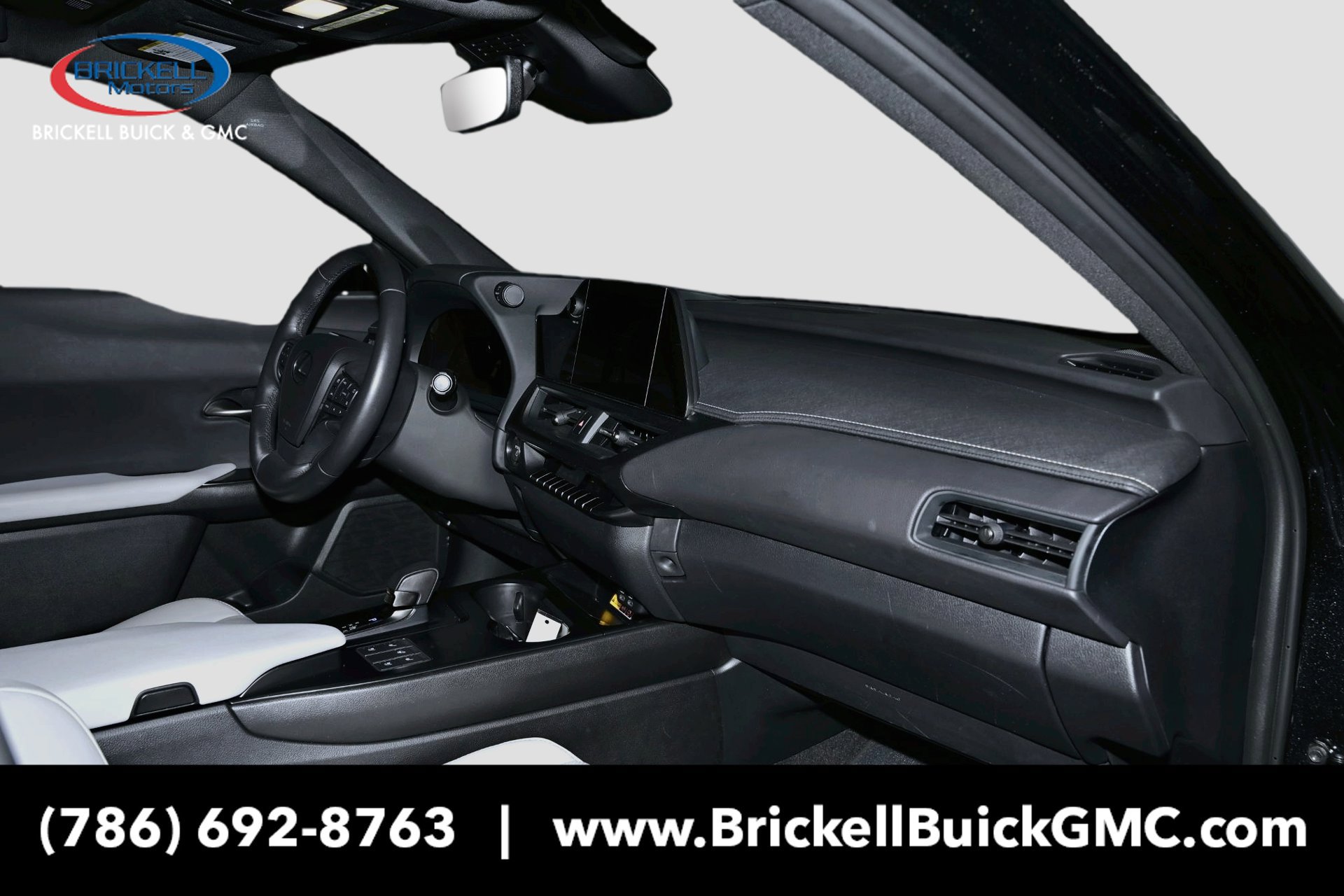 Used 2025 Lexus UX 300h FWD w/ Accessory Package (Z1) image 15