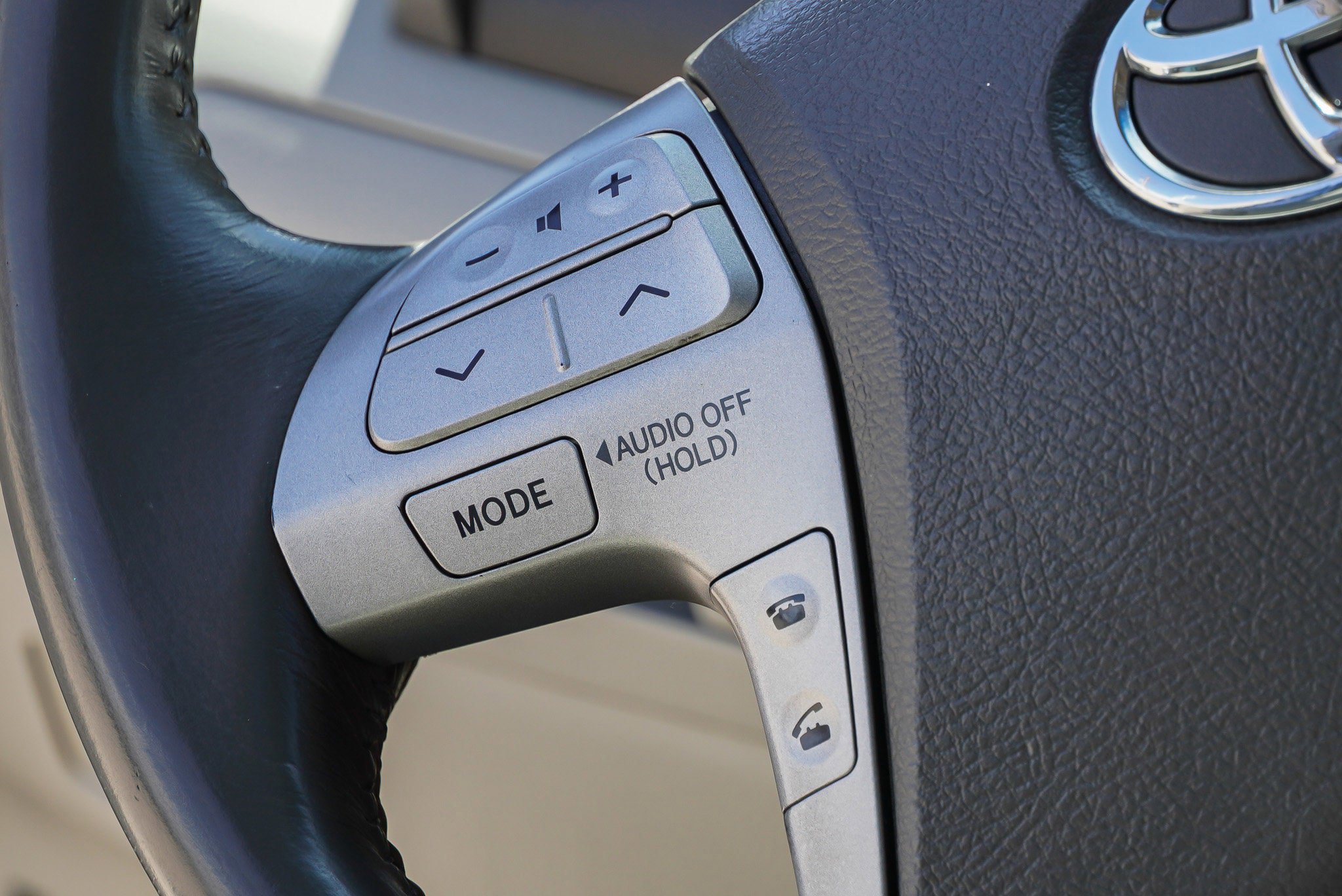 Used 2010 Toyota Camry XLE FWD image 32