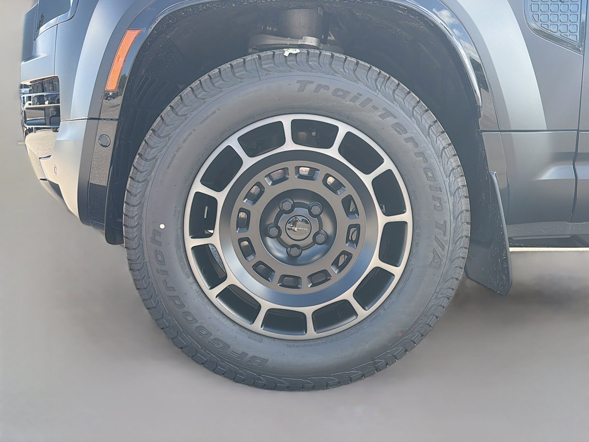 New 2026 Land Rover Defender 110 OCTA AWD/4WD image 42