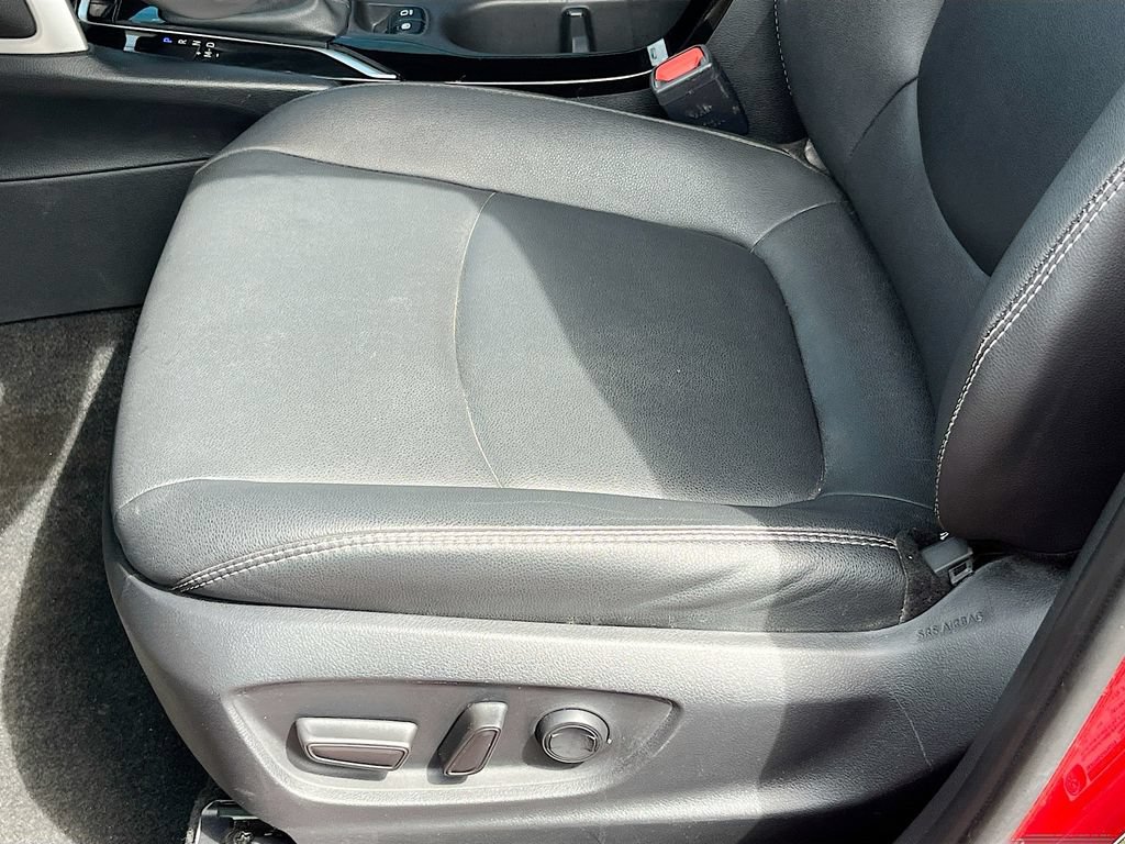 Used 2024 Toyota Corolla Cross XLE w/ Convenience Package FWD image 19