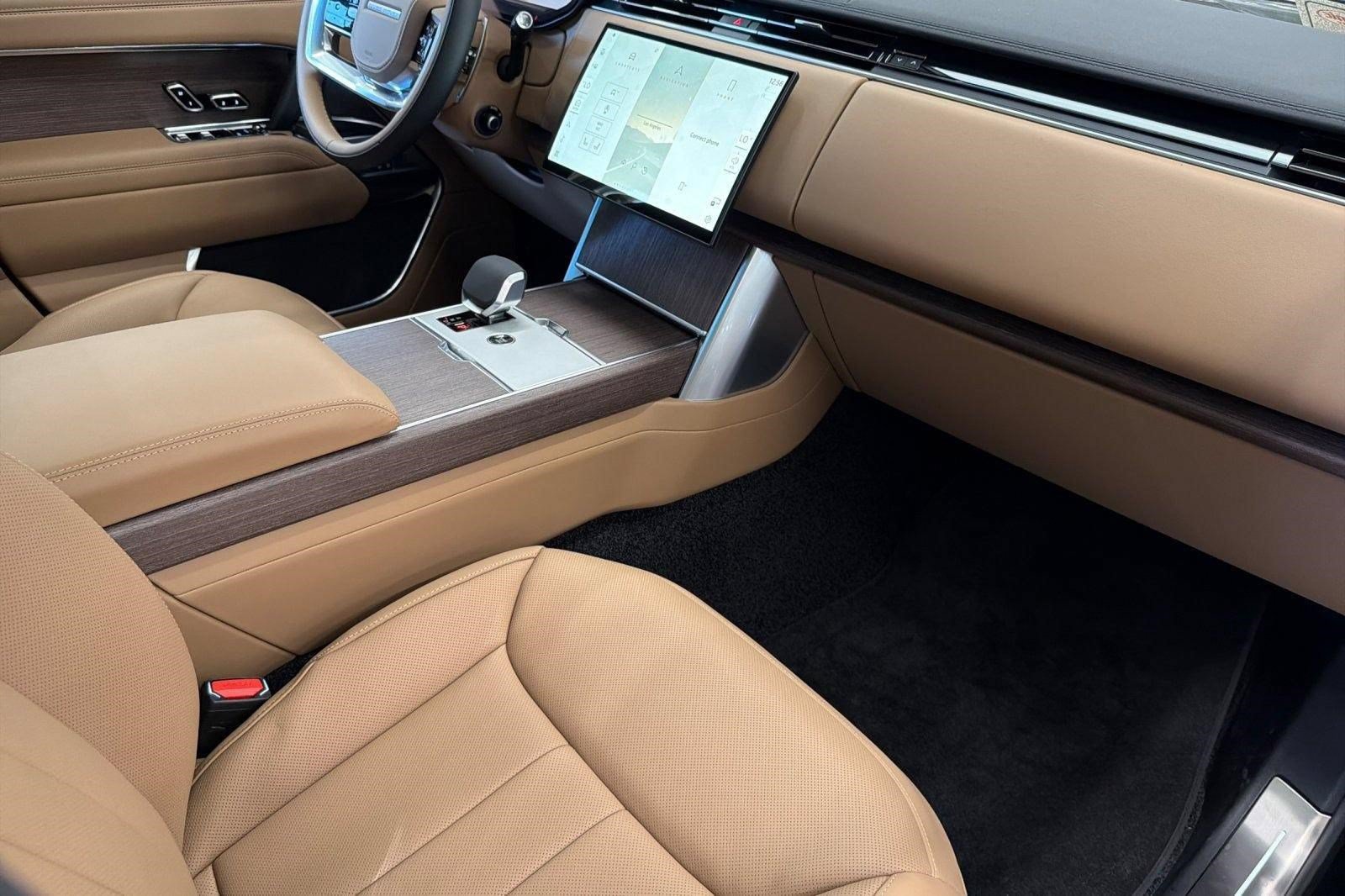 New 2026 Land Rover Range Rover Long Wheelbase SE AWD/4WD image 28