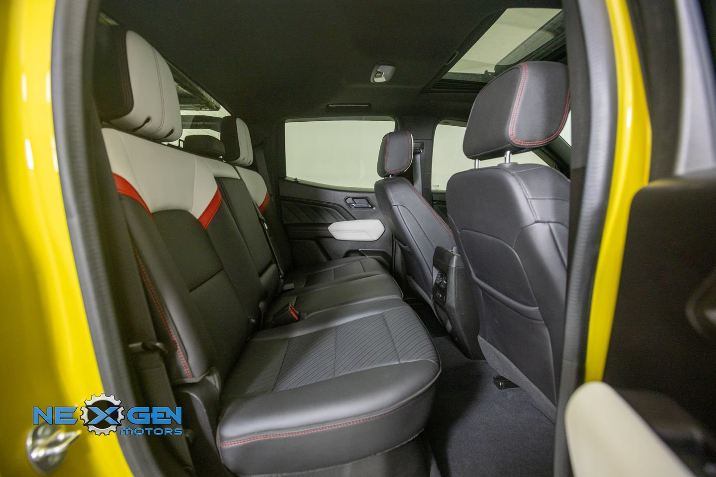 Used 2023 GMC Canyon AT4X AWD/4WD image 41