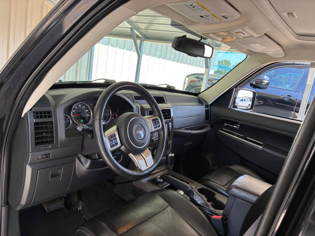 Used 2011 Jeep Liberty Limited Jet AWD/4WD image 13