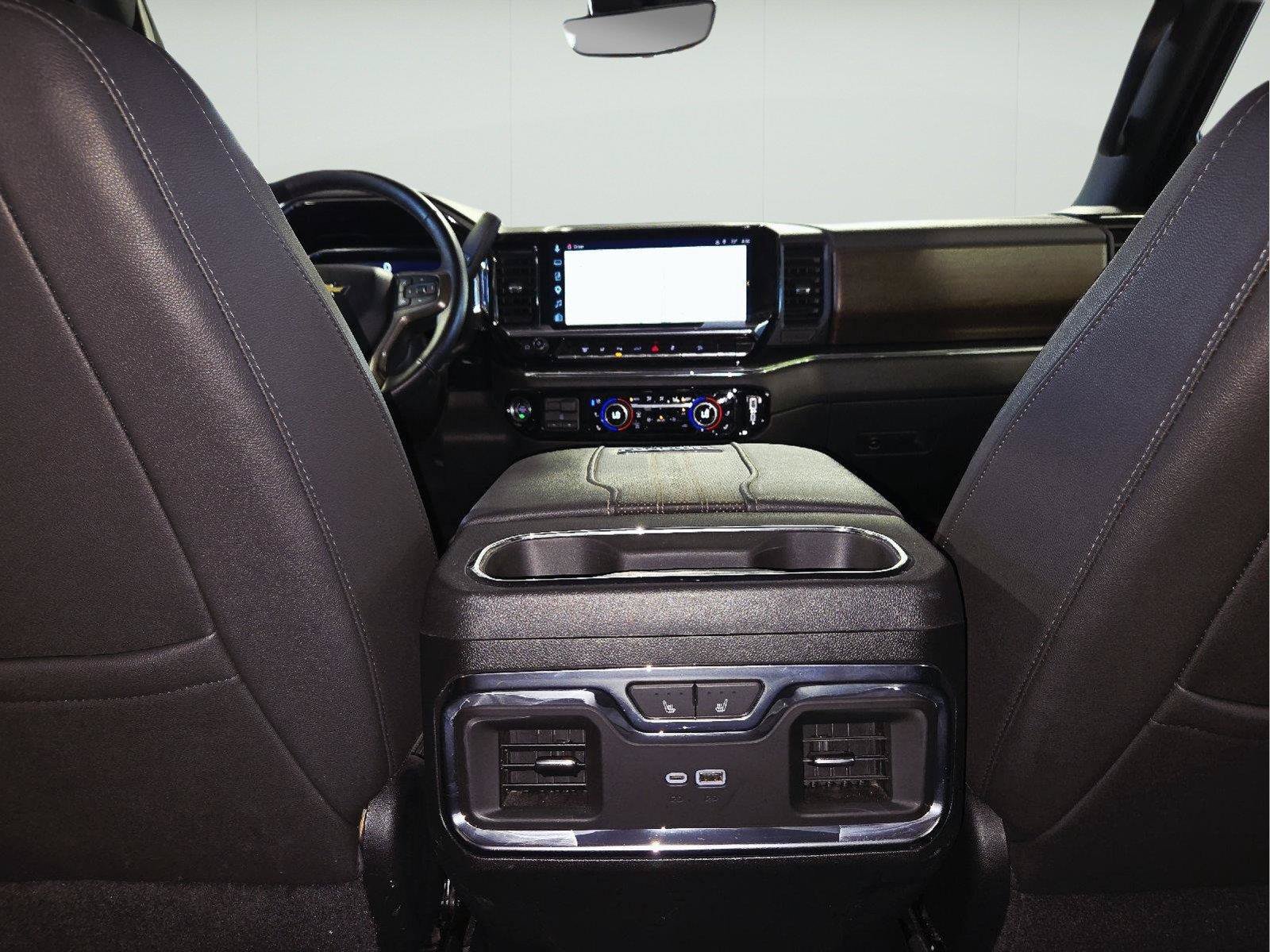 Used 2024 Chevrolet Silverado 3500 High Country w/ Technology Package AWD/4WD image 55