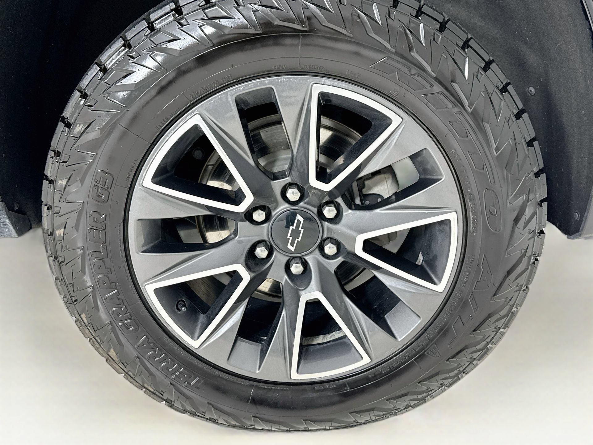 Used 2023 Chevrolet Tahoe Z71 w/ Luxury Package AWD/4WD image 35