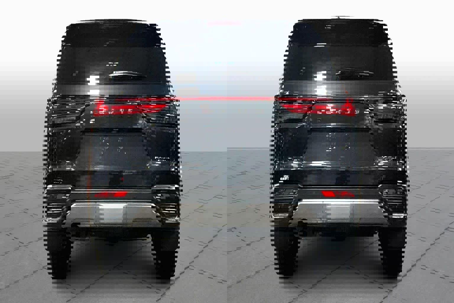 Used 2025 Lexus LX 600 4WD w/ Luxury Package image 4