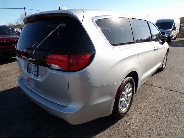New 2026 Chrysler Voyager LX FWD image 4