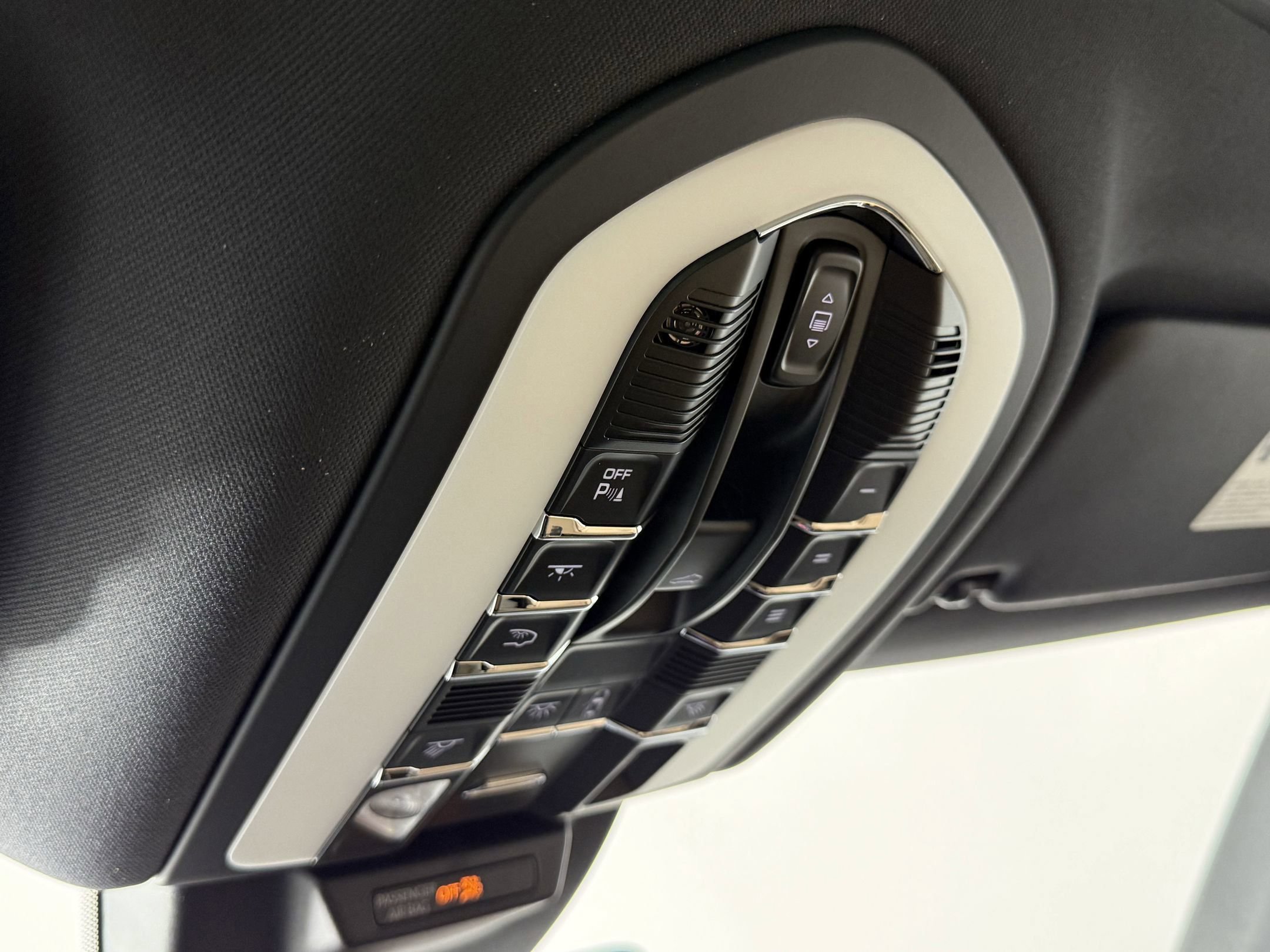 Certified 2026 Porsche Macan AWD/4WD image 23
