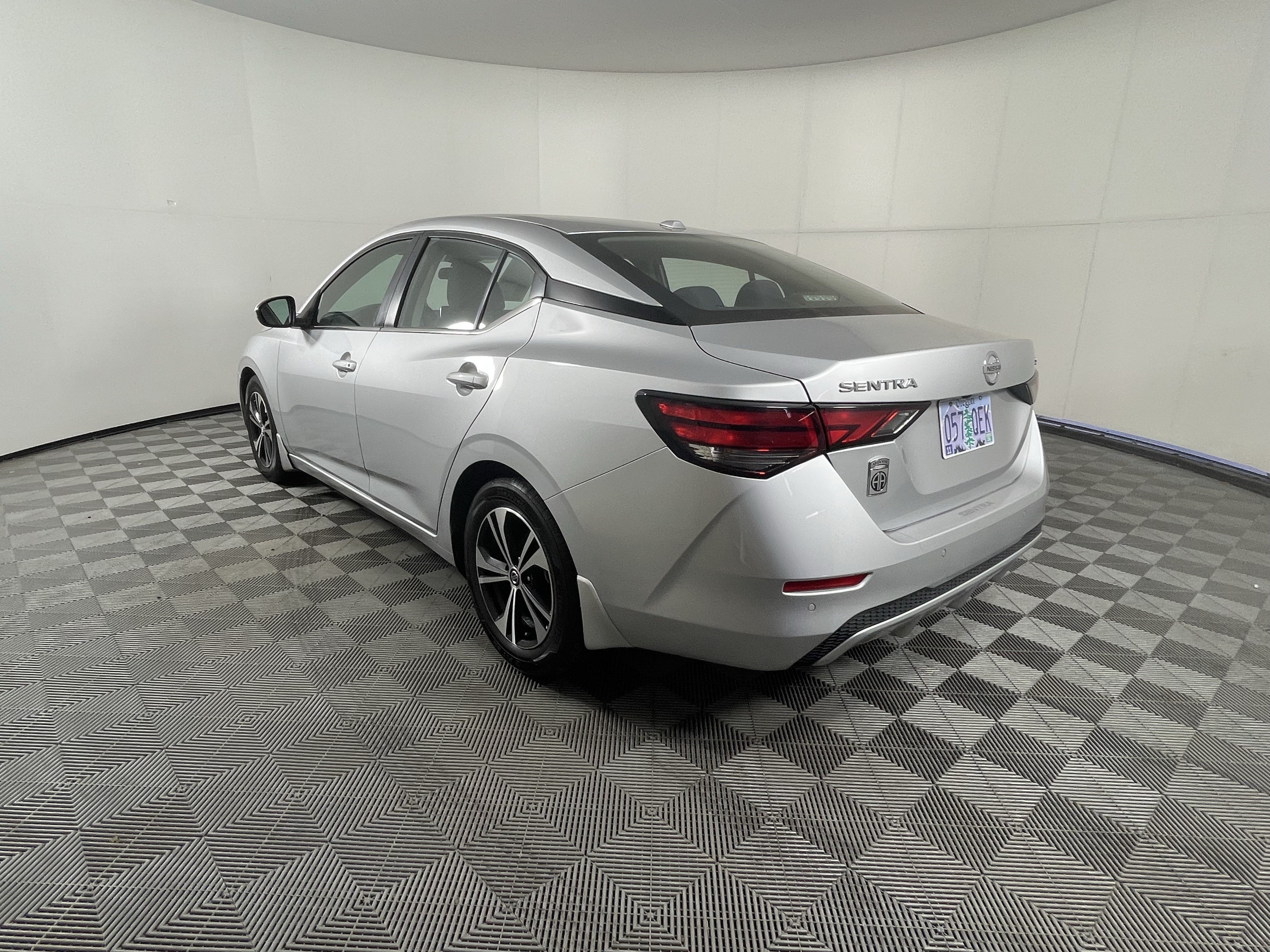 Used 2021 Nissan Sentra SV FWD image 3