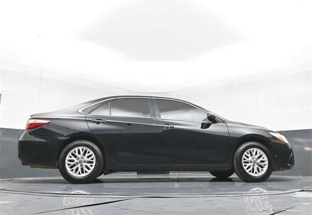 Used 2016 Toyota Camry LE image 44